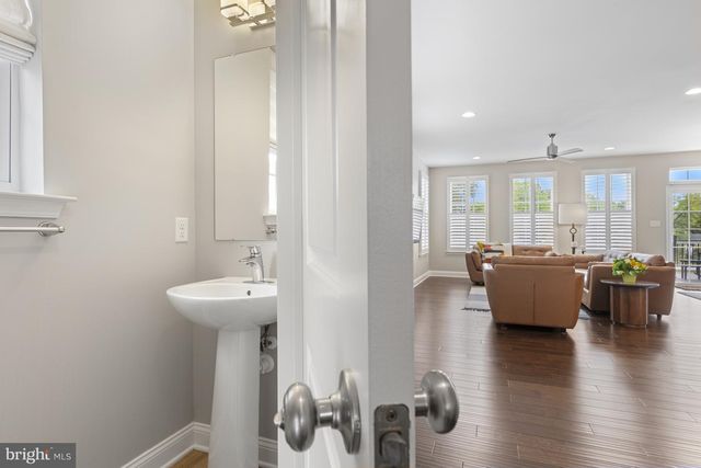 6 WESTHAMPTON DR, Wilmington, DE 19808