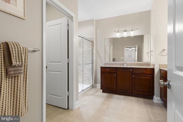 6 WESTHAMPTON DR, Wilmington, DE 19808