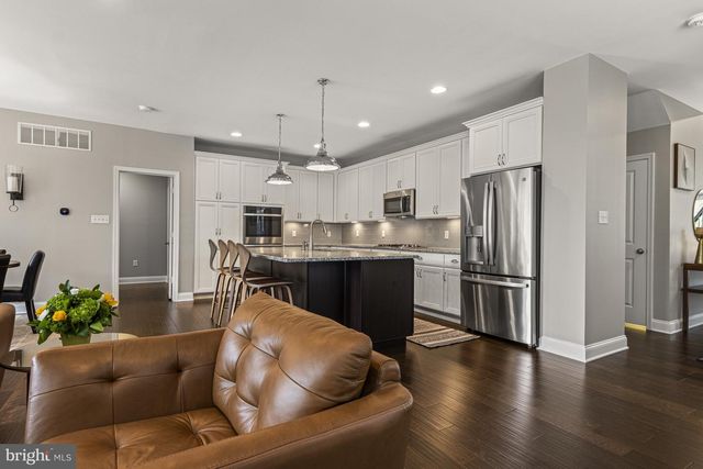 6 WESTHAMPTON DR, Wilmington, DE 19808