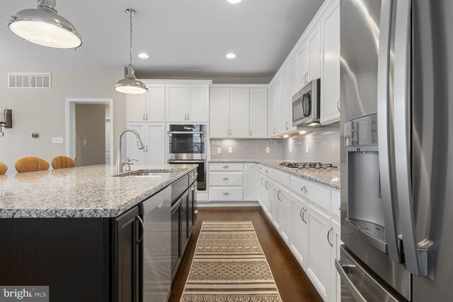 6 WESTHAMPTON DR, Wilmington, DE 19808