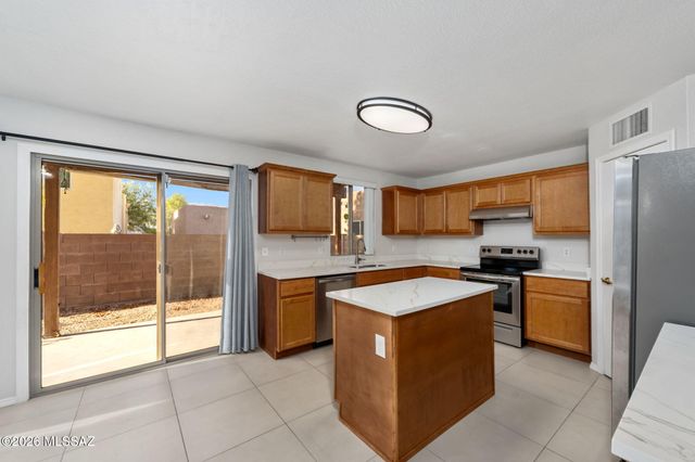 2975 N Cardell Circle, Tucson, AZ 85712