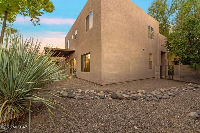 2975 N Cardell Circle, Tucson, AZ 85712