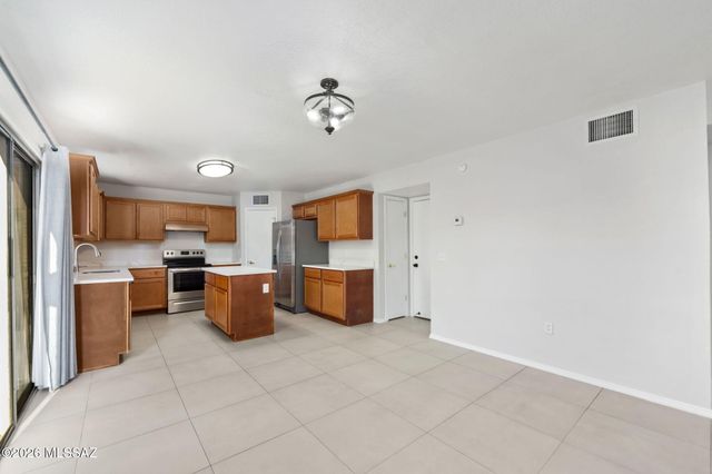2975 N Cardell Circle, Tucson, AZ 85712
