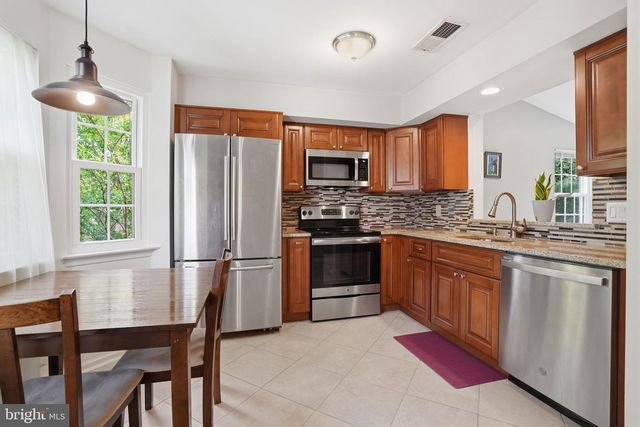 242 SASSAFRAS CT, Warrington, PA 18976
