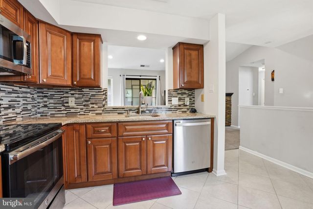 242 SASSAFRAS CT, Warrington, PA 18976
