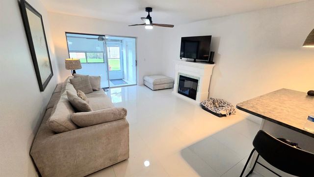 2568 Dudley Drive E G, West Palm Beach, FL 33415