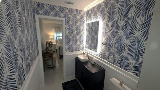 2568 Dudley Drive E G, West Palm Beach, FL 33415