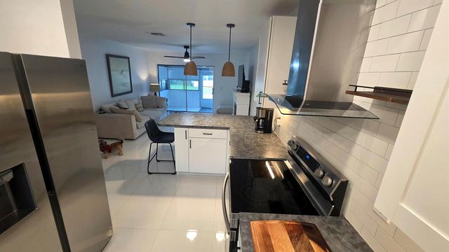 2568 Dudley Drive E G, West Palm Beach, FL 33415