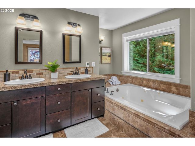 7733 Sw 174TH Pl, Beaverton, OR 97007