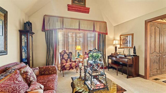 3708 Hunters Creek Road, Edmond, OK 73003