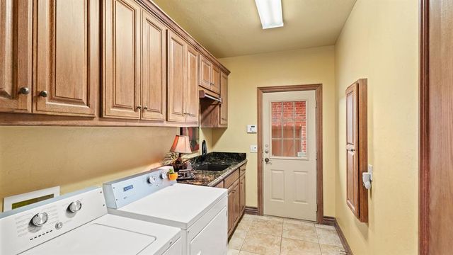 3708 Hunters Creek Road, Edmond, OK 73003