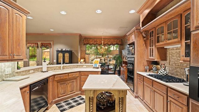 3708 Hunters Creek Road, Edmond, OK 73003