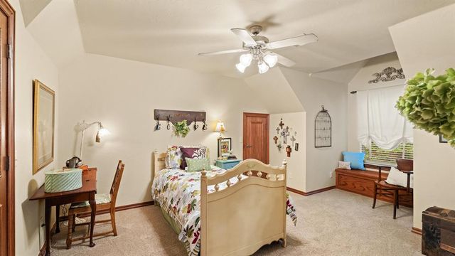 3708 Hunters Creek Road, Edmond, OK 73003