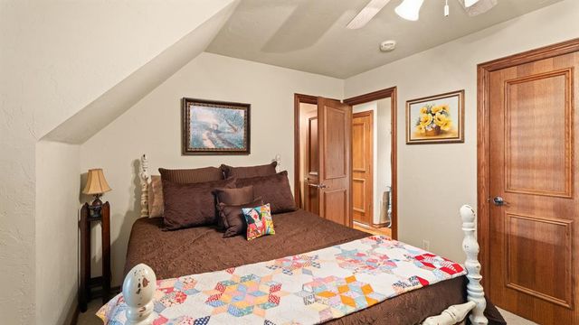 3708 Hunters Creek Road, Edmond, OK 73003