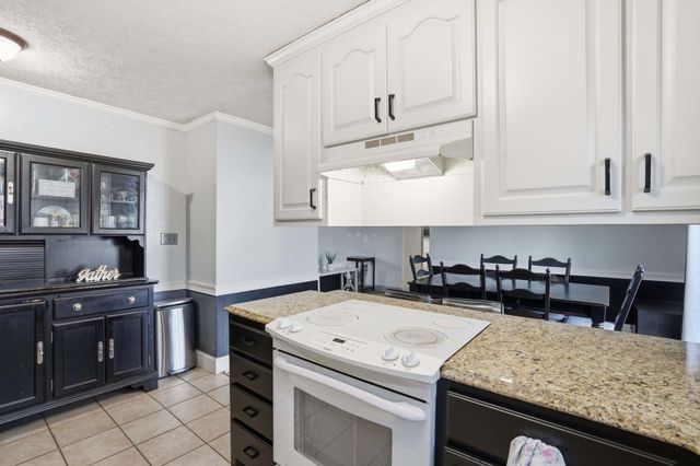 220 Crestwood Drive, Summerville, SC 29483