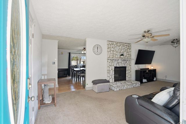 220 Crestwood Drive, Summerville, SC 29483