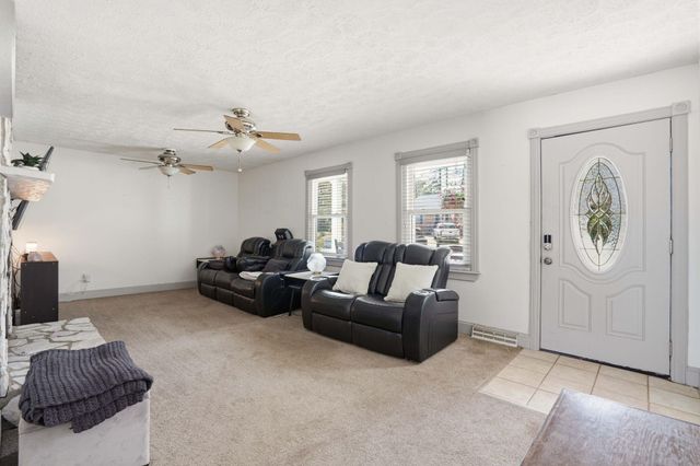 220 Crestwood Drive, Summerville, SC 29483