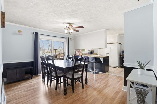 220 Crestwood Drive, Summerville, SC 29483