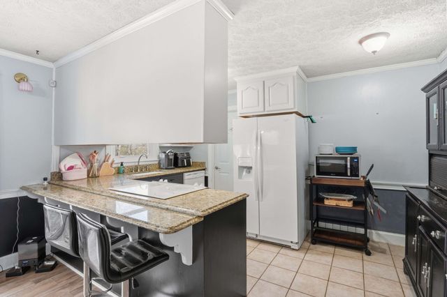 220 Crestwood Drive, Summerville, SC 29483