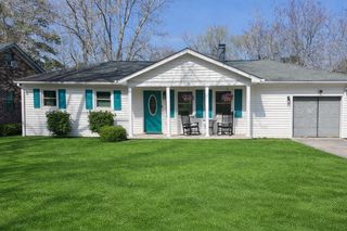 220 Crestwood Drive, Summerville, SC 29483