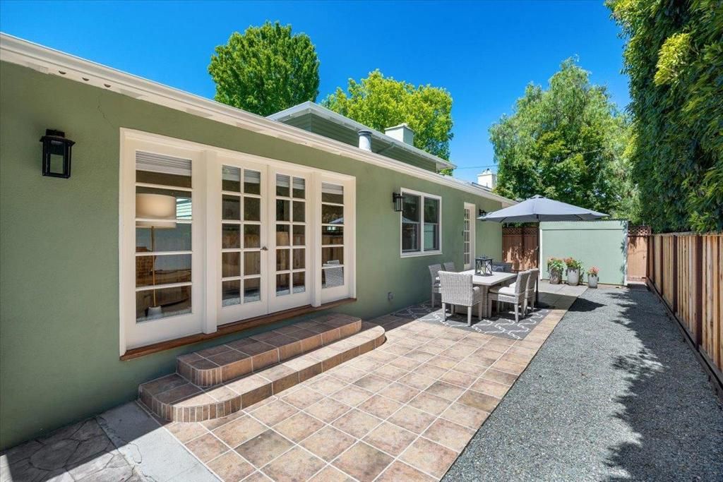 Image 16 of property listing at Marcussen Drive, Menlo Park, CA 94025