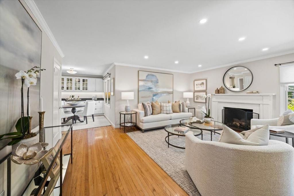 Image 19 of property listing at Marcussen Drive, Menlo Park, CA 94025