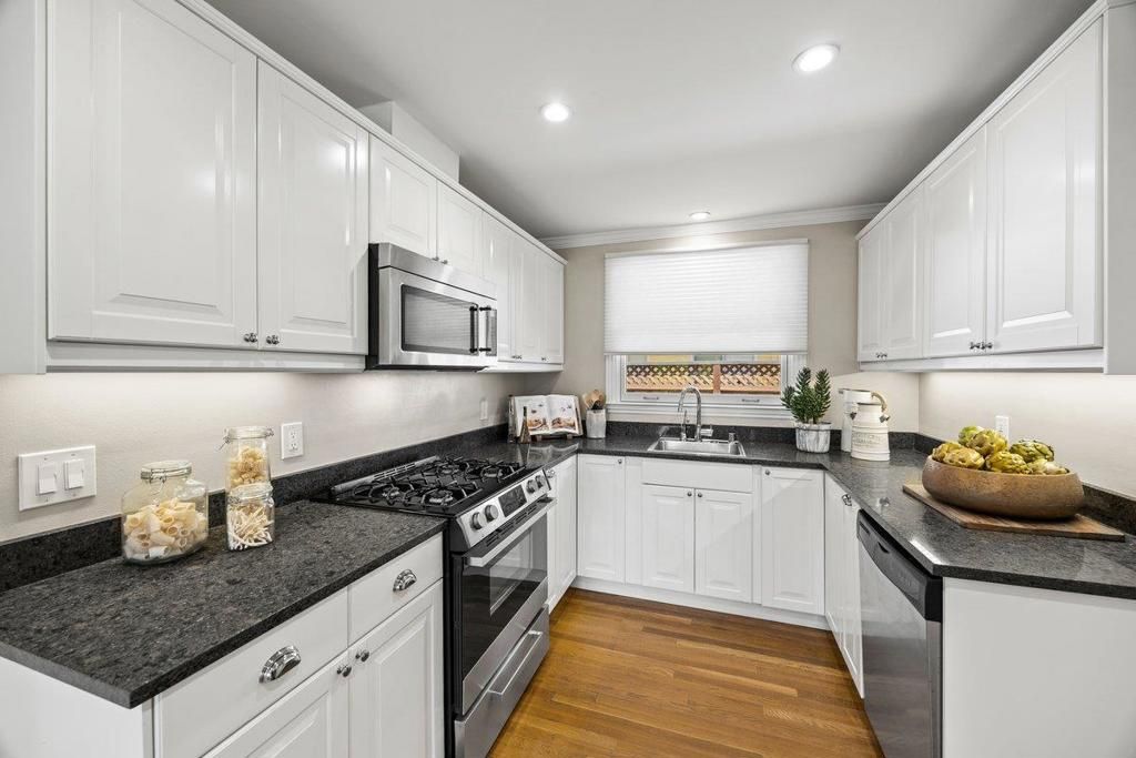 Image 22 of property listing at Marcussen Drive, Menlo Park, CA 94025