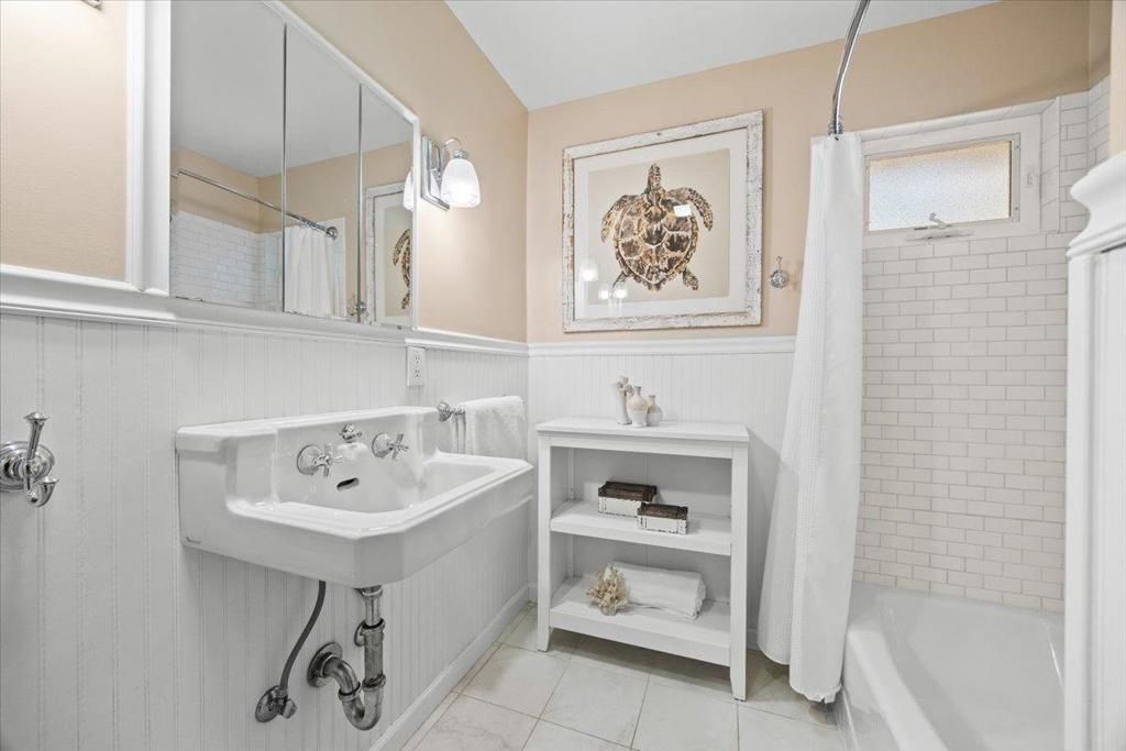 Image 24 of property listing at Marcussen Drive, Menlo Park, CA 94025