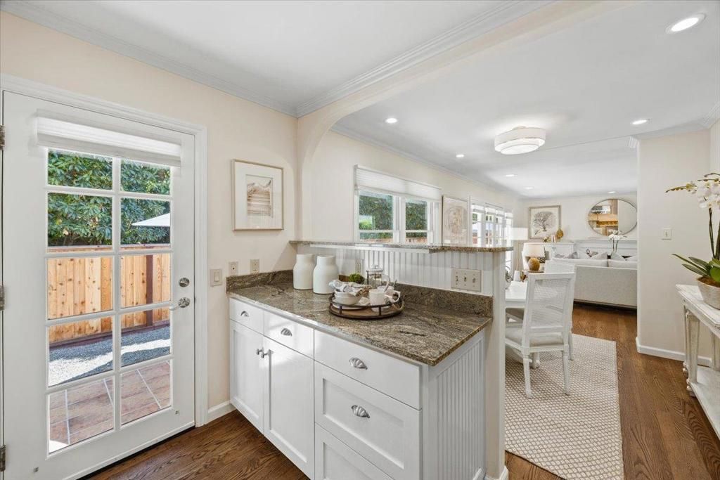 Image 5 of property listing at Marcussen Drive, Menlo Park, CA 94025