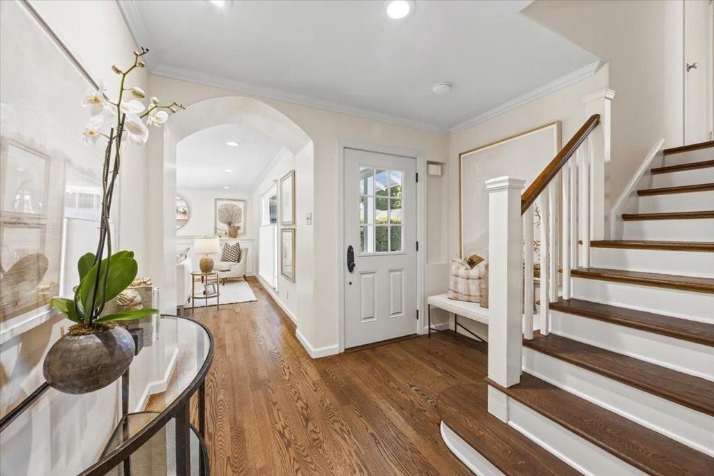Image 7 of property listing at Marcussen Drive, Menlo Park, CA 94025