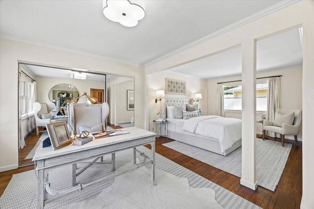 Image 9 of property listing at Marcussen Drive, Menlo Park, CA 94025