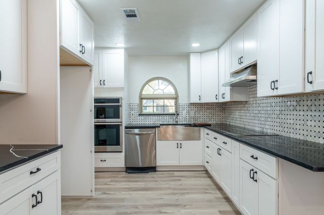 906 Windsong Trail, Richardson, TX 75081