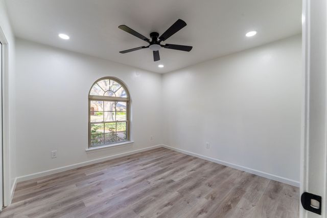 906 Windsong Trail, Richardson, TX 75081