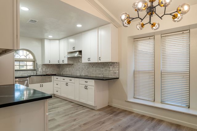 906 Windsong Trail, Richardson, TX 75081