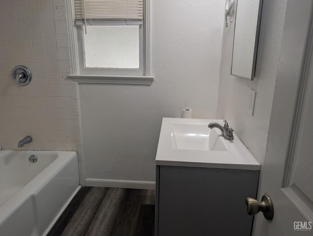 318 S Myrtle Street, Bakersfield, CA 93304