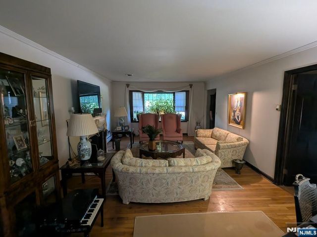 365 Lake Street, Upper Saddle River, NJ 07458