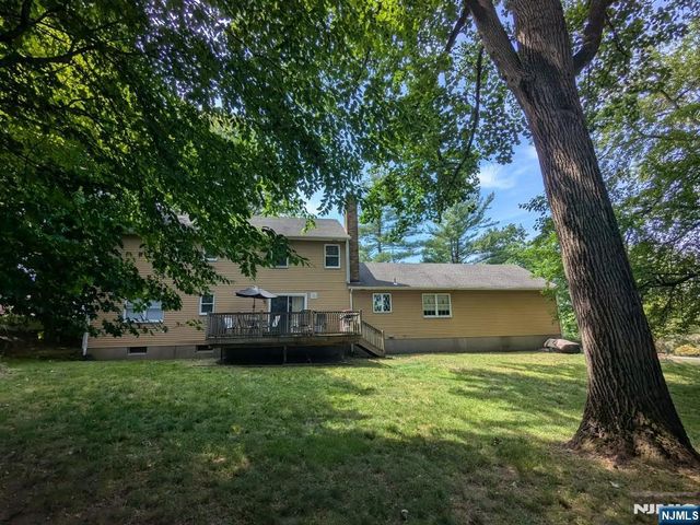 365 Lake Street, Upper Saddle River, NJ 07458