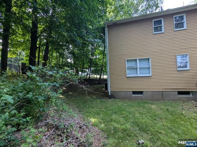 365 Lake Street, Upper Saddle River, NJ 07458