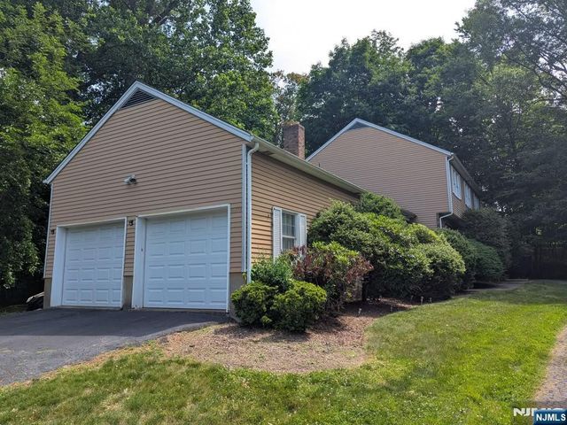 365 Lake Street, Upper Saddle River, NJ 07458
