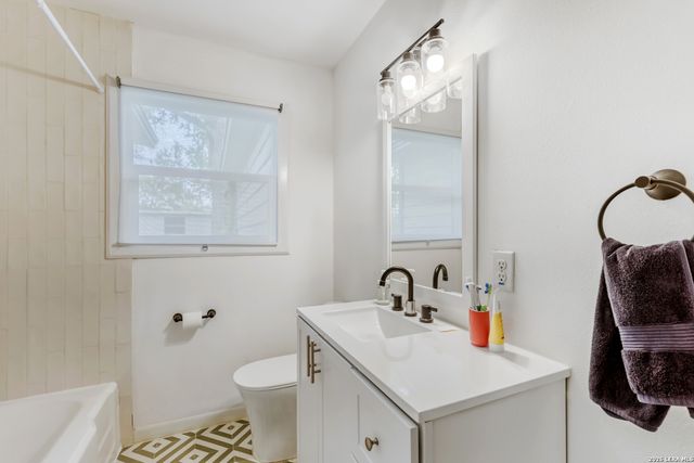 222 DAWNVIEW LN, San Antonio, TX 78213