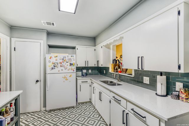 222 DAWNVIEW LN, San Antonio, TX 78213