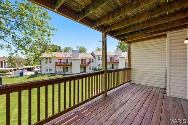 810 Sugar Valley Court, St Peters, MO 63376