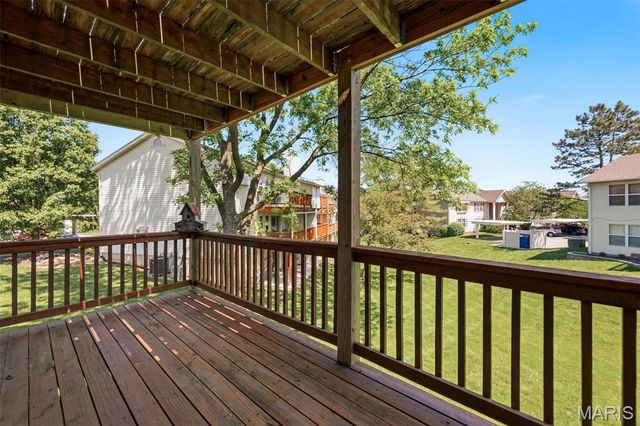 810 Sugar Valley Court, St Peters, MO 63376