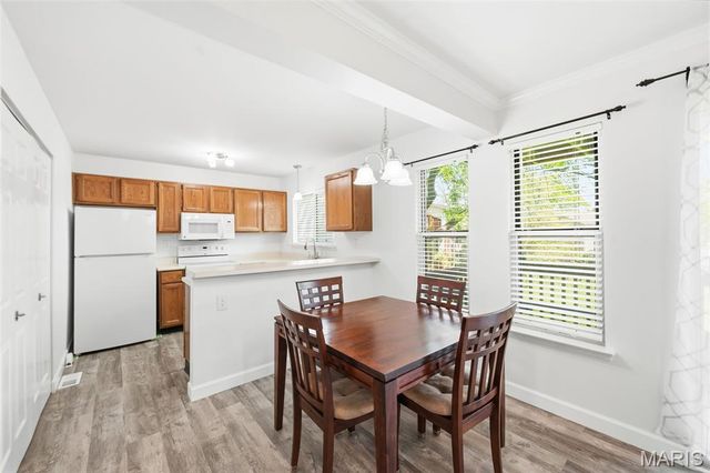 810 Sugar Valley Court, St Peters, MO 63376
