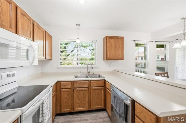 810 Sugar Valley Court, St Peters, MO 63376