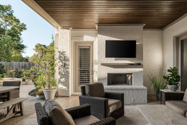 903 Wycliffe Drive, Houston, TX 77079