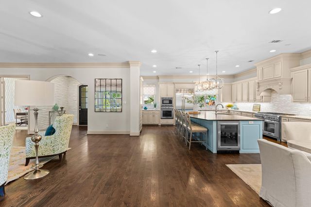 903 Wycliffe Drive, Houston, TX 77079