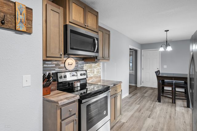 310 Crest Dr, Tullahoma, TN 37388