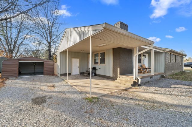 310 Crest Dr, Tullahoma, TN 37388