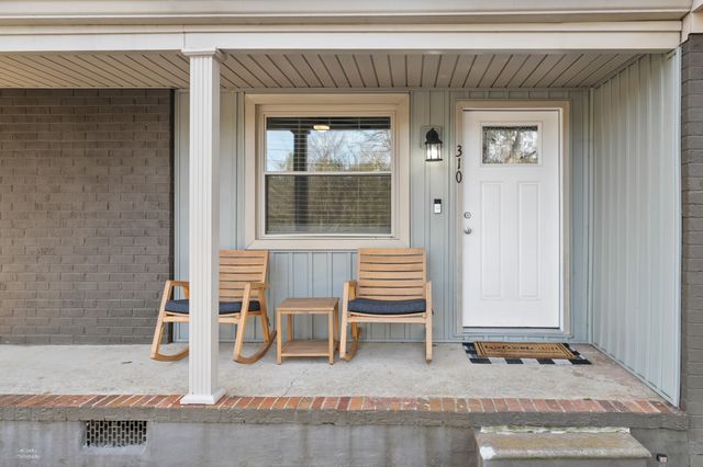 310 Crest Dr, Tullahoma, TN 37388